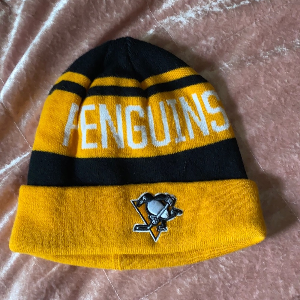 Penguins hat
